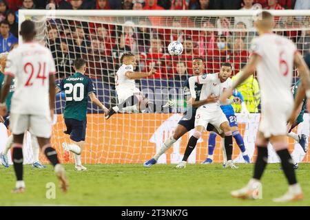 Séville, Espagne. 24 octobre 2023. Mariano Diaz (Sevilla) football/football : UEFA Champions League Match de groupe B entre Sevilla FC 1-2 Arsenal FC à l'Estadio Ramon Sanchez-Pizjuan à Séville, Espagne . Crédit : Mutsu Kawamori/AFLO/Alamy Live News Banque D'Images