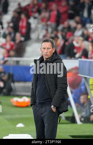 Lisboa, Portugal. 24 octobre 2023. Roger Schmidt, entraîneur du SL Benfica, lors du match de football du groupe D de l'UEFA CHAMPIONS LEAGUE opposant Benfica à la Real Sociedad, au Estádio da Luz à Lisbonne, Portugal, le mardi 24 octobre. Crédit : Brazil photo Press/Alamy Live News Banque D'Images