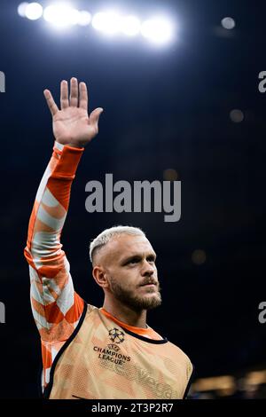 Federico DiMarco du FC Internazionale fait des gestes avant le match de football de l'UEFA Champions League entre le FC Internazionale et le RB Salzburg. Banque D'Images