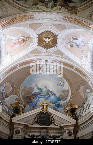 Vue intérieure de la cathédrale de Kecskemét, également connue sous le nom de Co-cathédrale de l'Ascension du Seigneur, Hongrie Banque D'Images