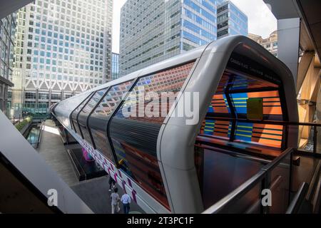 Adams Plaza Bridge, Canary Wharf Londres Angleterre Royaume-Uni Banque D'Images