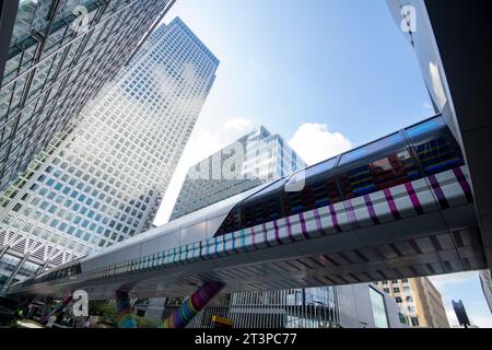 Adams Plaza Bridge, Canary Wharf Londres Angleterre Royaume-Uni Banque D'Images