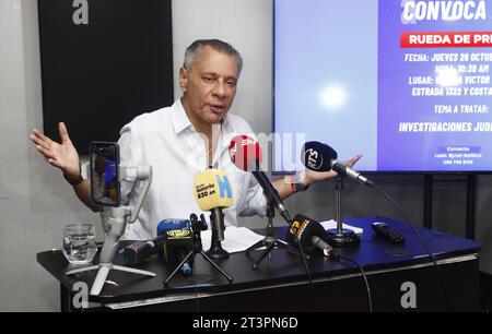 GYE-JORGE GLAS Guayaquil, jueves 26 de Octubre del 2023. El expresidente de la republica, Jorge Glass, ofrecio una rueda de prensa donde senalo ser investigado por la policia por un presunto asesinato ocurrido en el ano 2019 y tambiÃ n abordo el tema de los audios filtrados. Fotos:Jimmy Negrete/ API Guayaquil Guayas Ecuador POL-GYE-JORGEGLAS-3dff3d5fceaca26cbad0805cd5b98d5f *** GYE JORGE GLAS Guayaquil, jeudi 26 octobre 2023 l'ancien président de la république, Jorge Glass, a donné une conférence de presse où il a déclaré qu'il faisait l'enquête par la police pour meurtre présumé Banque D'Images