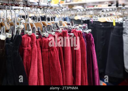 Vêtements pour femmes en magasin en Russie Banque D'Images