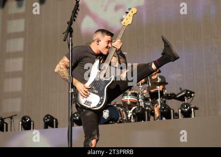 Las Vegas, États-Unis. 21 octobre 2023. Zack Merrick de All Time Low joue au When We Were Young Festival le 21 octobre 2023 à Las Vegas, Nevada. Le festival comprenait une formation de groupes pop/punk de premier plan. (Photo de Geoffrey Clowes/Sipa USA) crédit : SIPA USA/Alamy Live News Banque D'Images