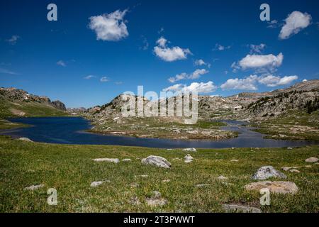 WY05352-00...WYOMING - l'un des lacs No Name du sentier Doubletop Mountain, dans la région sauvage de Bridger, dans la chaîne Wind River. Banque D'Images