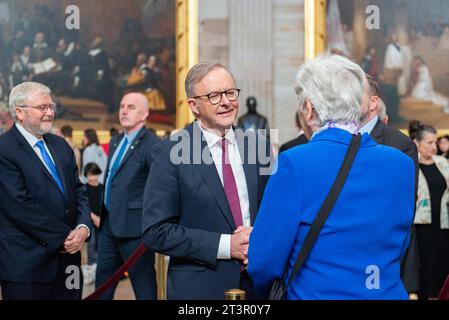 Le Premier ministre australien Anthony Albanese dans la rotonde du Capitole à Washington, DC, le jeudi 26 octobre 2023. Albanese a visité la Maison Blanche cette semaine pour un dîner d'État et a rencontré les dirigeants du Congrès au Capitole. Copyright : xAnnabellexGordonx/xCNPx/MediaPunchx crédit : Imago/Alamy Live News Banque D'Images