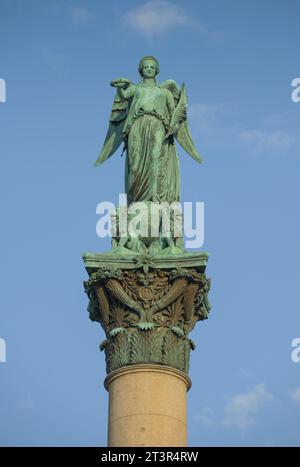 Göttin Concordia auf der Jubiläumssäule, Schloßplatz, Stuttgart, Baden-Württemberg, Deutschland *** Déesse Concordia sur la colonne du Jubilé, Schloßplatz, Stuttgart, Baden Württemberg, Allemagne Credit : Imago/Alamy Live News Banque D'Images