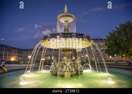 Schloßplatzspringbrunnen, Neues Schloß, Schloßplatz, Stuttgart, Bade-Württemberg, Deutschland *** Schloßplatzspringbrunnen, New Palace, Schloßplatz, Stuttgart, Baden Württemberg, Allemagne crédit : Imago/Alamy Live News Banque D'Images