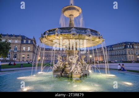 Schloßplatzspringbrunnen, Neues Schloß, Schloßplatz, Stuttgart, Bade-Württemberg, Deutschland *** Schloßplatzspringbrunnen, New Palace, Schloßplatz, Stuttgart, Baden Württemberg, Allemagne crédit : Imago/Alamy Live News Banque D'Images