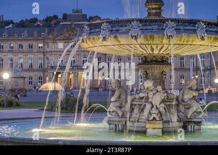 Schloßplatzspringbrunnen, Neues Schloß, Schloßplatz, Stuttgart, Bade-Württemberg, Deutschland *** Schloßplatzspringbrunnen, New Palace, Schloßplatz, Stuttgart, Baden Württemberg, Allemagne crédit : Imago/Alamy Live News Banque D'Images