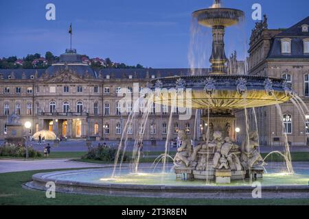 Schloßplatzspringbrunnen, Neues Schloß, Schloßplatz, Stuttgart, Bade-Württemberg, Deutschland *** Schloßplatzspringbrunnen, New Palace, Schloßplatz, Stuttgart, Baden Württemberg, Allemagne crédit : Imago/Alamy Live News Banque D'Images