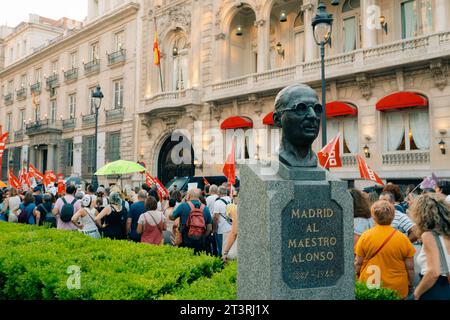 MADRID, ESPAGNE - 27 mars 2023 : statue de Maître Alonso. Photo de haute qualité Banque D'Images