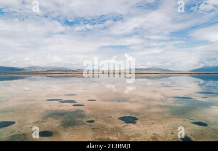 Le Royaume du ciel du lac salé de Chaka dans la province de Qinghai, en Chine Banque D'Images