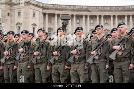 20231026 Nationalfeiertag 2023 Angelobung von RekrutInnen WIEN, OESTERREICH - 26. OKTOBER : Rekrutinnen und Rekruten fuer die Angelobung anlaesslich der offiziellen Feierlichkeiten am Nationalfeiertag 2023 am Wiener Heldenplatz am 26. Oktober 2023 à Wien, Oesterreich. 231026 SEPA 17 032 Copyright : xIsabellexOuvrardx SEPAxMedia crédit : Imago/Alamy Live News Banque D'Images