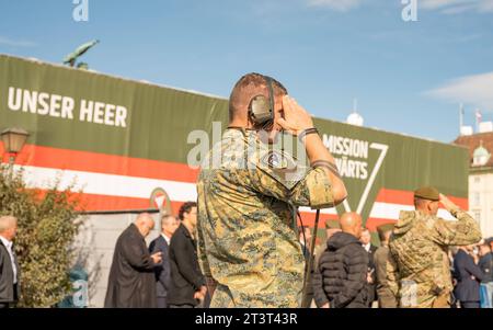 20231026 Nationalfeiertag 2023 Angelobung von RekrutInnen WIEN, OESTERREICH - 26. OKTOBER : Angelobung anlaesslich der offiziellen Feierlichkeiten am Nationalfeiertag 2023 am Wiener Heldenplatz am 26. Oktober 2023 à Wien, Oesterreich. 231026 SEPA 17 098 Copyright : xIsabellexOuvrardx SEPAxMedia crédit : Imago/Alamy Live News Banque D'Images