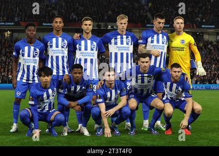 Brighton, Royaume-Uni. 26 octobre 2023. Photo de l'équipe de Brighton lors du match de football UEFA Europa League entre Brighton et Ajax au Brighton et au Hove Albion Stadium à Brighton, Angleterre. (James Whitehead/SPP) crédit : SPP Sport Press photo. /Alamy Live News Banque D'Images