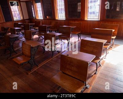 Bureau des étudiants à l'école d'une pièce au Shaker Village à Canterbury, NH le 13 octobre 2023. Photo de Francis Specker Banque D'Images