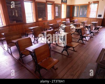 Bureau des étudiants à l'école d'une pièce au Shaker Village à Canterbury, NH le 13 octobre 2023. Photo de Francis Specker Banque D'Images