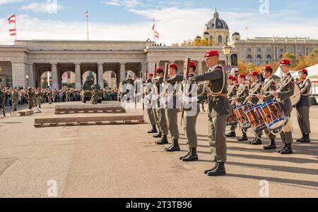 20223026 Leistungsschau 2023 des Oesterreichischen Bundesheeres WIEN, OESTERREICH - 26. OKTOBER : Leistungsschau 2023 des Oesterreichischen Bundesheeres nach der Angelobung der Rekrutinnen un Rekruten anlaesslich der offiziellen Feierlichkeiten am Nationalfeiertag 2023 am Wiener Heldenplatz am 26. Oktober 2023 à Wien, Oesterreich. 231026 SEPA 17 129 Copyright : xIsabellexOuvrardx SEPAxMedia crédit : Imago/Alamy Live News Banque D'Images