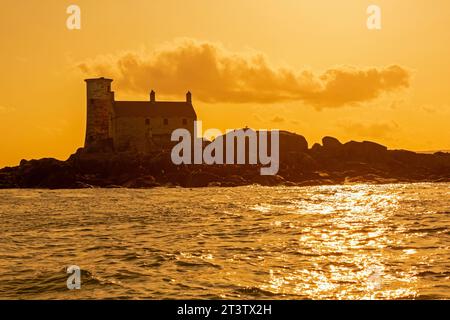 Phare de West Maidens, Larne, comté d'Antrim, Irlande du Nord, Royaume-Uni Banque D'Images