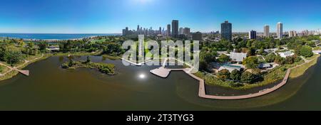 Haute résolution Belle image panoramique aérienne drone du zoo de Lincoln Chicago et de Chicago Skyline et ses environs Banque D'Images