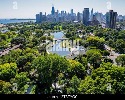 Haute résolution Belle image panoramique aérienne drone du zoo de Lincoln Chicago et de Chicago Skyline et ses environs Banque D'Images