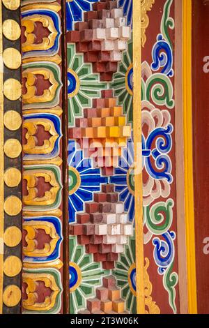 Les murs décorent des détails dans Da Zhao ou temple Wuliang, un monastère bouddhiste tibétain de l'ordre Gelugpa à Hohhot, Mongolie intérieure, Chine. Banque D'Images