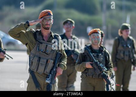 Base militaire de Zikim, Israël, 21 septembre 2023- IDF- longue marche de la brigade de recherche et de sauvetage de l'armée israélienne et cérémonie de remise des diplômes. Banque D'Images