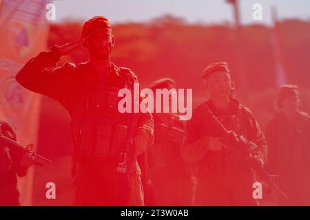 Base militaire de Zikim, Israël, 21 septembre 2023- IDF- longue marche de la brigade de recherche et de sauvetage de l'armée israélienne et cérémonie de remise des diplômes. Banque D'Images