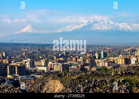 Vue sur le majestueux mont Ararat de Yerevan, Arménie. Banque D'Images