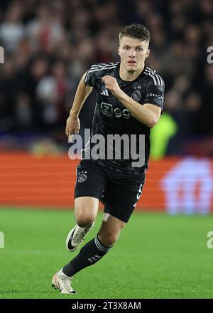 Brighton et Hove, Royaume-Uni. 26 octobre 2023. Anton Gaaei de l'Ajax lors du match de l'UEFA Europa League au stade AMEX, Brighton et Hove. Le crédit photo devrait se lire : Paul Terry/Sportimage crédit : Sportimage Ltd/Alamy Live News Banque D'Images