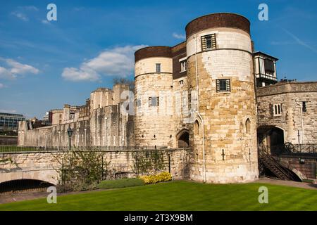 Extérieur du complexe de forteresse de la tour centrale de la tour de Londres. Banque D'Images