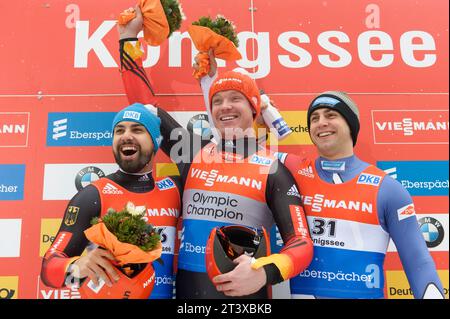 ANDI Langenhan, Felix LOCH (Sieger Mitte) Chris Mazdzer USA Siegerehrung Viessmann Rodel Welt Cup Herren à Koenigssee, Deutschland am 04.01.2015 Banque D'Images