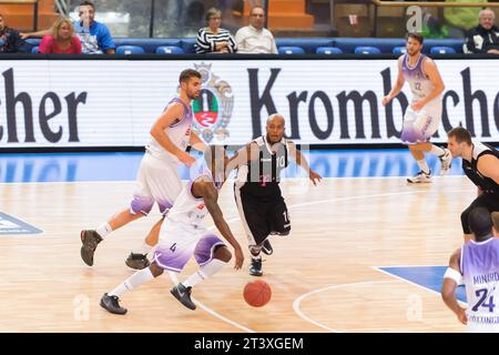 Marque Perry (4) Harper Kamp (21) Malte Schwarz (12) BG Göttingen Krombacher Challenge 2015 in Hagen, Deutschland Am 27.09.2015 Banque D'Images