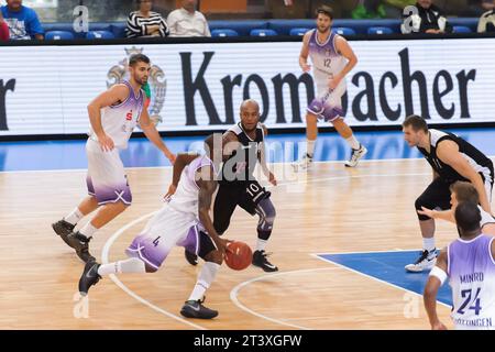 Marque Perry (4) Harper Kamp (21) Malte Schwarz (12) BG Göttingen Krombacher Challenge 2015 in Hagen, Deutschland Am 27.09.2015 Banque D'Images