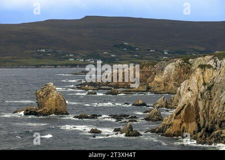 Les White Cliffs d'Ashleam, situées sur Achill Island dans le comté de Mayo, en Irlande, sont un must pour tout visiteur du Wild Atlantic Way. Ces imposantes Banque D'Images