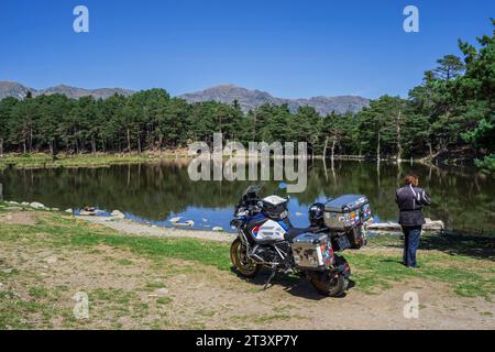 Moto, Bassa d'Oles, Montcorbison, Vallée d'Aran, province de Lérida, Espagne. Banque D'Images