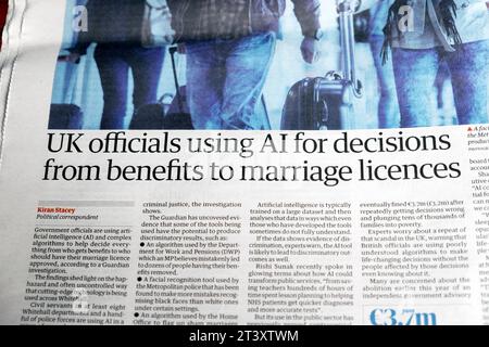 « Les fonctionnaires britanniques utilisent l'IA pour prendre des décisions allant des avantages aux licences de mariage », le journal Guardian, titre de l'article sur l'intelligence artificielle du 24 octobre 2023 Banque D'Images