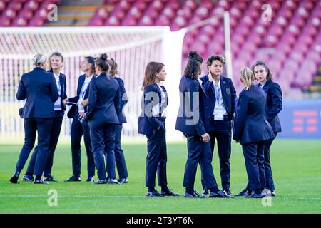 Salerne, Italie. 27 octobre 2023. Salerne, Italie, 27 octobre 2023 : les joueuses italiennes arrivent lors du match de football de l'UEFA Womens Nations League entre l'Italie et l'Espagne au Stadio Arechi à Salerne, en Italie. (Daniela Porcelli/SPP) crédit : SPP Sport Press photo. /Alamy Live News Banque D'Images
