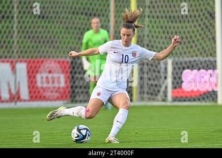 Deinze, Belgique. 26 octobre 2023. Photographié lors d'un match amical de football entre les équipes nationales féminines de moins de 23 ans de Belgique, appelé les flammes rouges, et la Norvège le vendredi 26 octobre 2023 à Deinze, Belgique . Crédit : Sportpix/Alamy Live News Banque D'Images