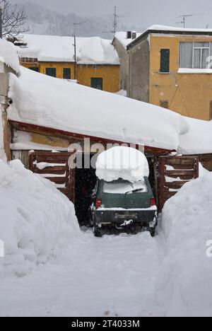 Immagine della storica nevicata del 2012 nel Montefeltro Banque D'Images