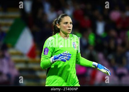 Salerne, Italie. 27 octobre 2023. Laura Giuliani d'Italie lors de l'UEFA Women Nations League un match de football entre l'Italie et l'Espagne au stade Arechi de Salerne (Italie), le 27 octobre 2023. Crédit : Insidefoto di andrea staccioli/Alamy Live News Banque D'Images
