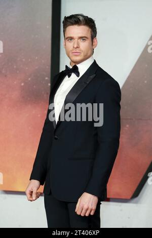 Londres, Royaume-Uni. 04 décembre 2019. Richard Madden assiste à la première mondiale et à la Royal Performance de 1917 à l'Odeon Luxe Leicester Square à Londres, en Angleterre. (Photo Fred Duval/SOPA Images/Sipa USA) crédit : SIPA USA/Alamy Live News Banque D'Images