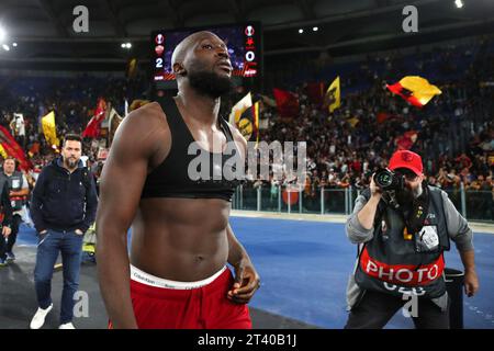 Rome, Italie. 26 octobre 2023. Romelu Lukaku de Roma à la fin de l'UEFA Europa League, match de football du Groupe G entre L'AS Roma et la SK Slavia Praha le 26 octobre 2023 au Stadio Olimpico à Rome, Italie - photo Federico Proietti/DPPI crédit : DPPI Media/Alamy Live News Banque D'Images