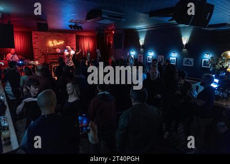 Rodney P et DJ Skitz avec le soutien de DjNikNak se produiront au Domino le mardi 24 octobre. En collaboration Hennessy Banque D'Images