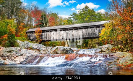 Pont couvert Swiftwater à Bath, New Hampshire Banque D'Images