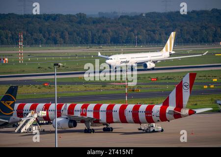 Flughafen Düsseldorf, NRW, Condor Airbus A330-200 beim Start, Luftverkehr dus *** aéroport de Düsseldorf, NRW, Condor Airbus A330 200 au décollage, trafic aérien crédit : Imago/Alamy Live News Banque D'Images