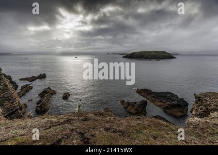 Vue depuis Wooltack point, Pembrokeshire, pays de Galles du Sud Banque D'Images