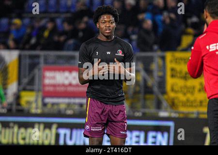 Breda, pays-Bas. 27 octobre 2023. BREDA, PAYS-BAS - 27 OCTOBRE : Joseph Amuzu de Helmond Sport lors du match néerlandais Keuken Kampioen Divisie entre NAC Breda et Helmond Sport au Rat Verlegh Stadion le 27 octobre 2023 à Breda, pays-Bas. (Photo de Gabriel Calvino Alonso/Orange Pictures) crédit : Orange pics BV/Alamy Live News Banque D'Images